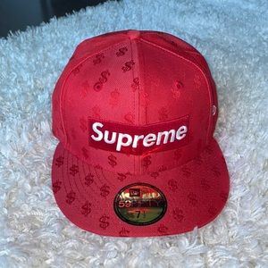 New Supreme x New Era red hat size 7.5